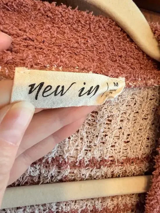 New In Mauve Pink Aztec Geometric Open Front Fuzzy Cardigan - Picture 6 of 8